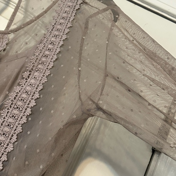 Maurice’s sheer embroidered woman’s long sleeve blouse - Picture 3 of 10